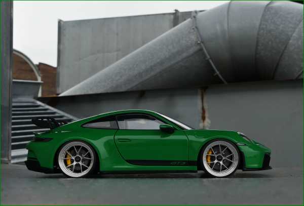 1:18 Porsche 911 992 GT3 2021 Viper Green ONE 300ST Edition + OVP